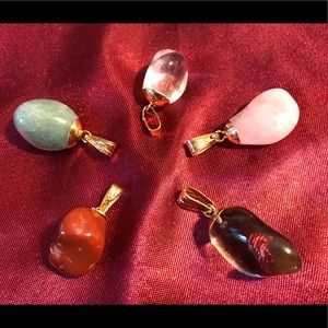 🔆 Stunning gemstone pendants